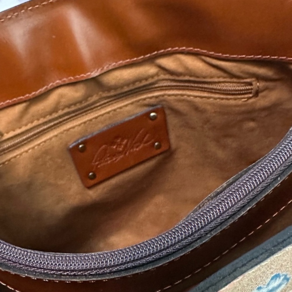 Patricia Nash Irving Bucket Crossbody Bag - Picture 7 of 8
